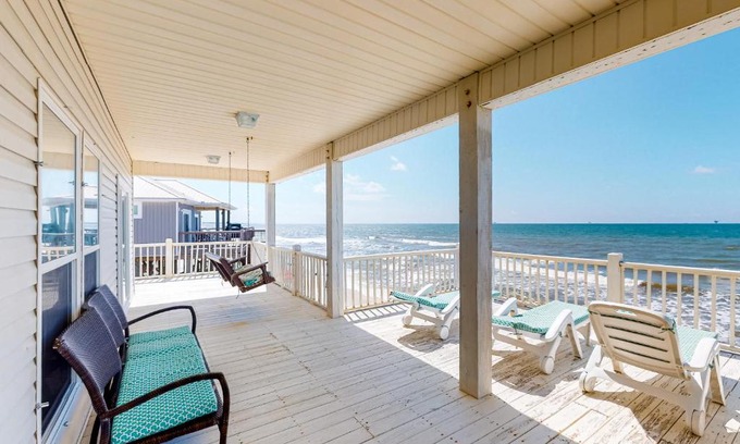 Dauphin Island House | Experience Sea the Gulf: Pet-Friendly Oceanfront Retreat