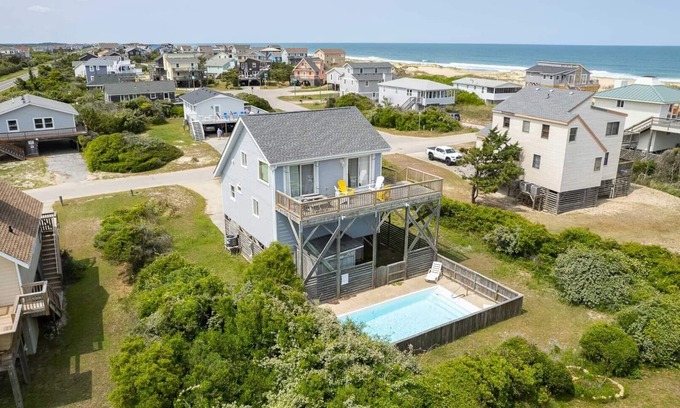 South Nags Head House | Oceanfront Sea Think Wonder: 4 Bedroom Retreat in Nags Head
