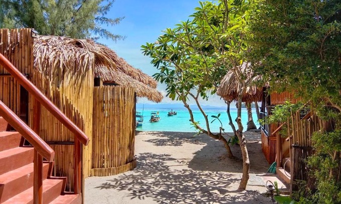 Satun Bed & Breakfast | Oceanfront Bliss at Sea To Moon Lipe – Perfect for Families