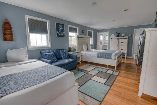 York Beach Hotel | Cozy Sea Turn Motel: Pet-Friendly with Pool & Family Fun