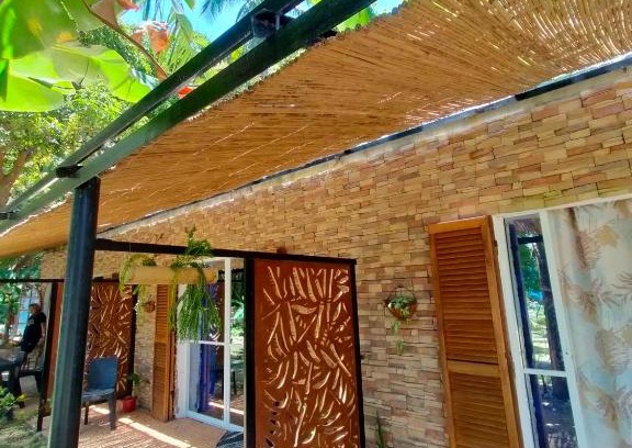 Romblon Island Hotel | Beachfront Bliss at Sea U Inn - Rated 10/10 by Guests