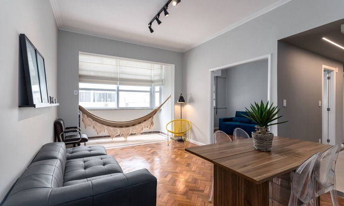 Copacabana Apartment | Cozy Getaway in Copacabana | Beachfront Bliss Awaits