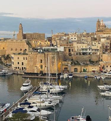 Birgu Apartment | Experience Sea View 34: Family-Friendly with Breakfast
