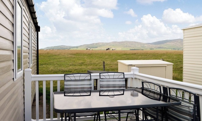 Southerness Cottage | Cozy 2-Bedroom Retreat with Ocean Views in Southerness