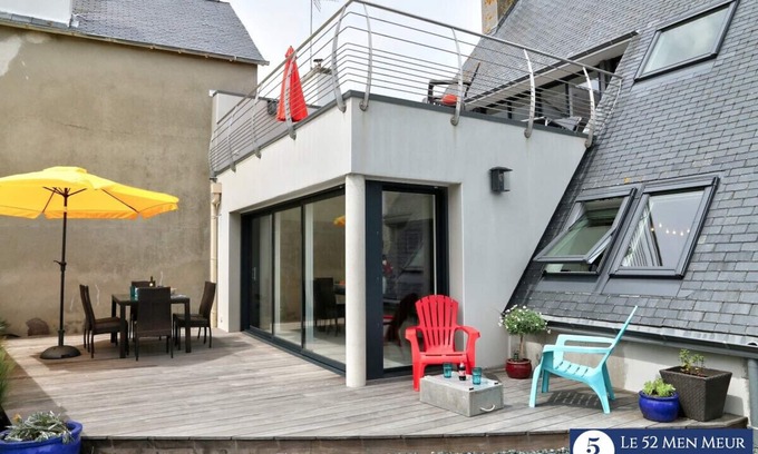 Guilvinec Apartment | Beachfront Escape with Ocean View & Spa Amenities