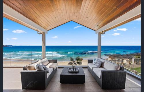 Shellharbour House | Oceanfront Bliss at Sea View - Absolute Beachfront