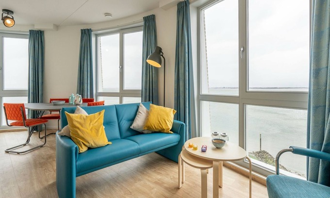 Scherpenisse Apartment | Sea-view apartment in Scherpenisse with terrace