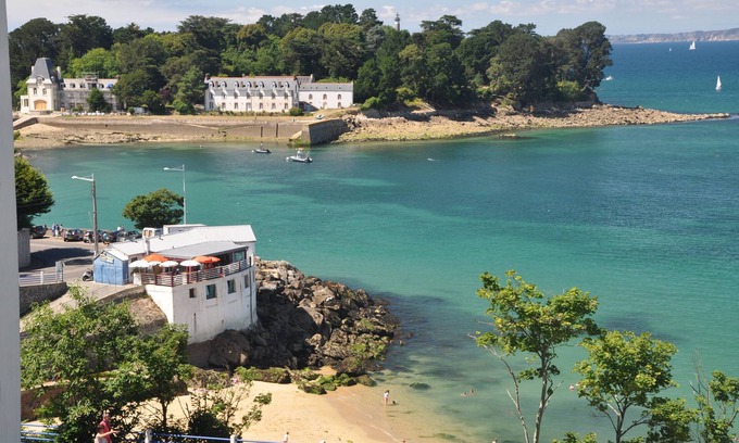 Douarnenez Apartment | Seaside Apartment with Oceanfront Views and Cozy Amenities