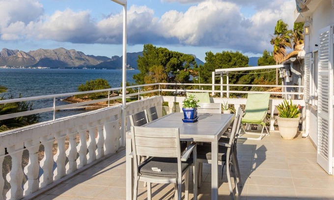 es Bacares Apartment | Sea-view apartment in Alcúdia with balcony