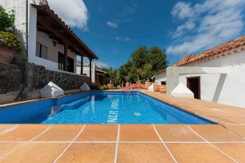 Valle de Guerra Apartment | Sea View Apartment in San Cristobal de La Laguna Awaits