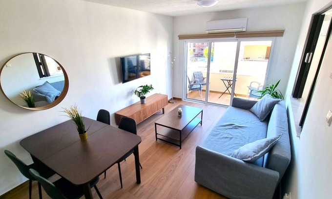 Larnaca Apartment | Beachside Escape: Sea View Apt with Kitchen & Breakfast