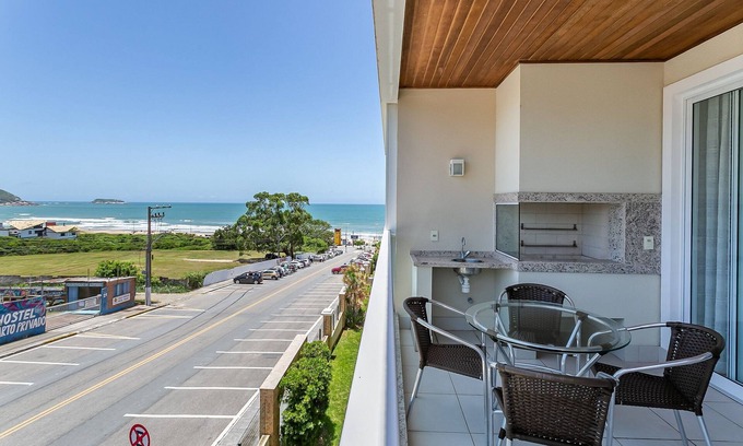 Santinho Apartment | Enjoy Sea Views from Your Balcony with BBQ Grill