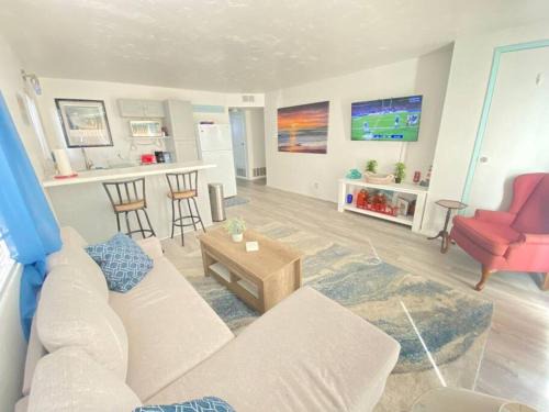 Silver Strand House | Oceanfront Escape with Bikes, Pet-Friendly & Private Beach