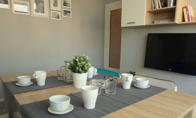Lido di Pomposa Apartment | Bright Sea View Apartment in Lido di Pomposa, Pet Friendly