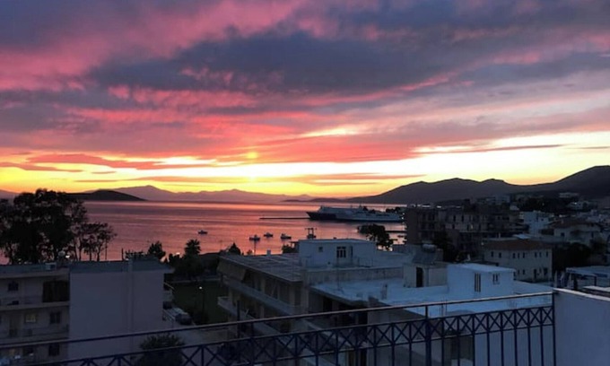 Marmari Apartment | Relaxing Sea View Flat in Marmari Village Near Rafina