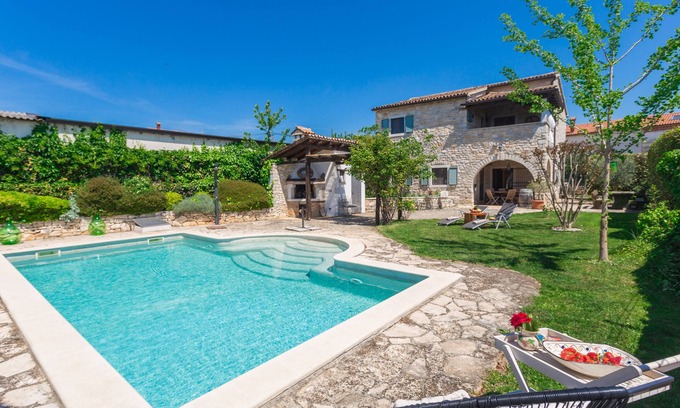 Vosteni Villa | Relaxing Sea View Hotel with Pool and BBQ Garden Amenities