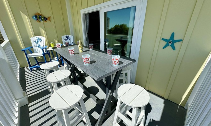 Myrtle Beach House | Oceanview Retreat with Garage Near Myrtle Beach Boardwalk