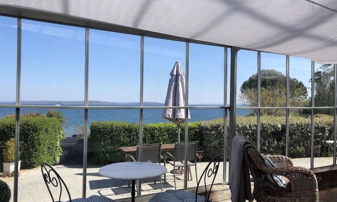 Crozon House | Cozy Sea View House: Pet-Friendly Stay with Beach Access