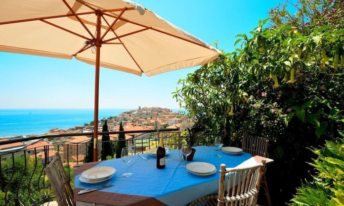 Imperia Villa | Villa Sole: Gorgeous Sea View with Spa and Free Wi-Fi