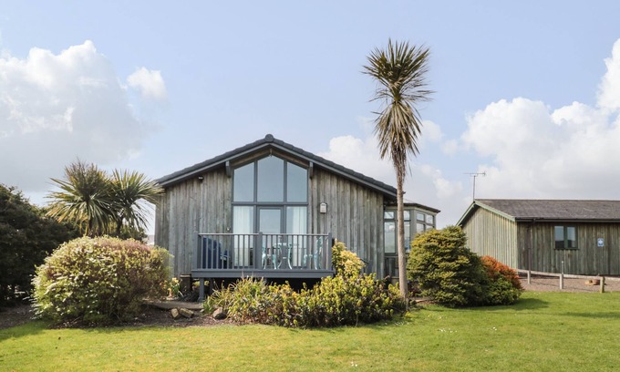 South Charlton Cottage | Discover SEA VIEW LODGE: Family-Friendly Oasis in Warkworth