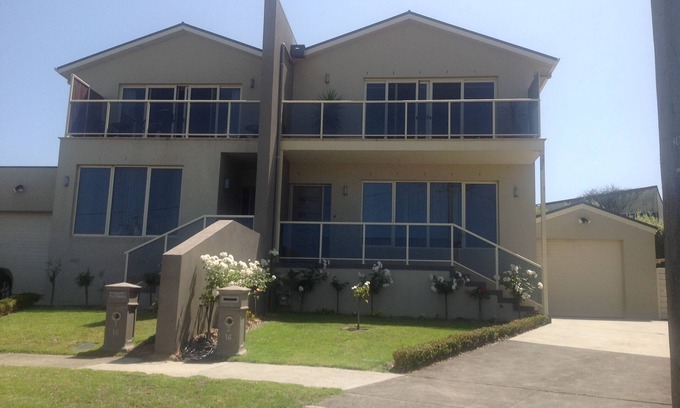 Warrnambool House | Unforgettable SEA VIEW on SHIRLEY - Perfect for Families
