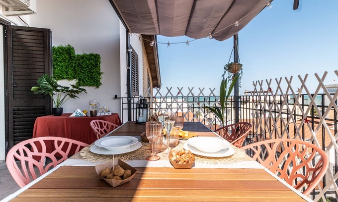 Tortoreto Lido Apartment | Relax in a Sea View Apartment with Terrace & Free Wifi