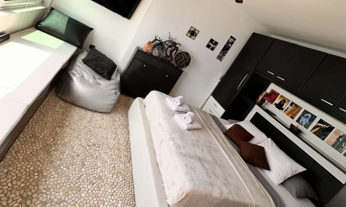 Rijeka Apartment | Ocean View Rijeka Fiorino Apartment with Pool & Spa