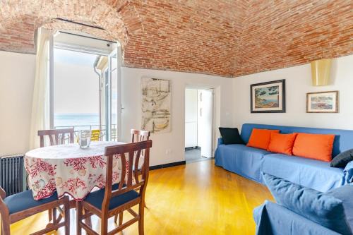 Cervo Apartment | Sea View Suite - Sleeps 3 - Free Parking