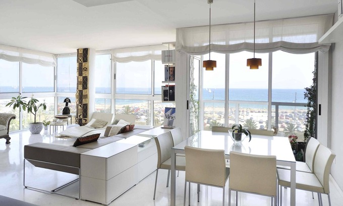 Diagonal Mar i el Front Maritim del Poblenou Apartment | Unforgettable Sea View Apartment with Spa & Kitchen Amenities