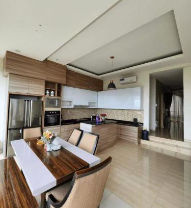 Old Jakarta House | sea view villa