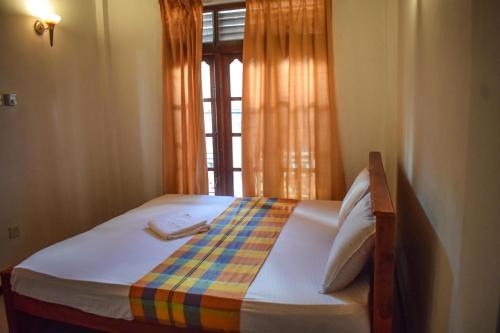 Habaraduwa Apartment | Oceanfront Sea View Villa Koggala with Private Beach Access