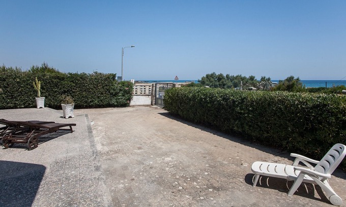 Torre Specchia Ruggeri Villa | Sea view villa Torre Specchia Ruggeri beach m552
