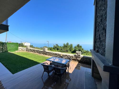 Arakli Villa | Oceanfront Sea View Villa: 4-Star Stay with Pet-Friendly Perks