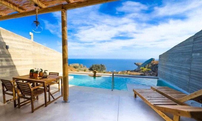 Malevizi House | Sea view villa with private pool and hydro massage