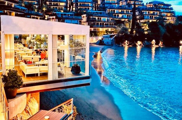 Budva Apartment | Oceanfront Sea View Villas in Duklei - Rated 10/10 by Guests