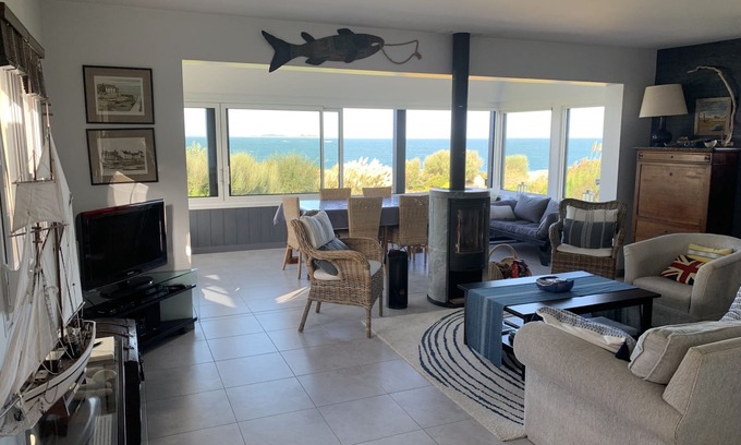 Pleubian House | Oceanfront Getaway with Beach Access and Spa Amenities