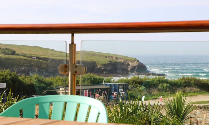 Treyarnon Apartment | Coastal Retreat with Balcony & Pet-Friendly Amenities