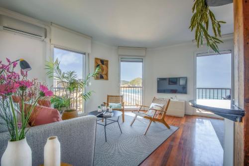 Gros Apartment | Enjoy Ocean Views from 4 Balconies with a Prime Location