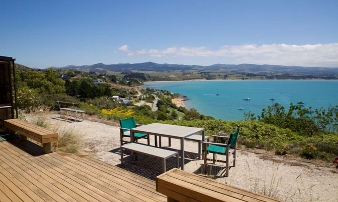 Moeraki House | Oceanfront Retreat: Sea Views n’Siestas, Moeraki - 9.4/10