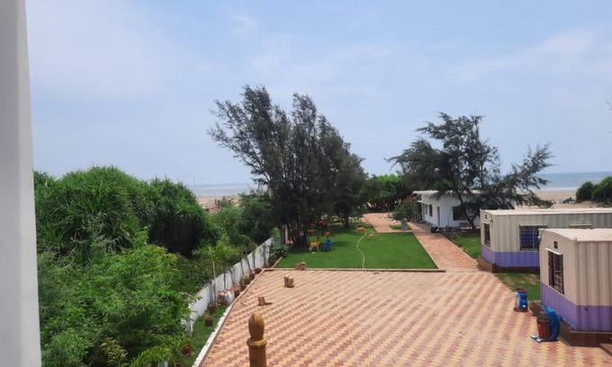 Tajpur Hotel | Oceanfront Getaway at Sea Wave Beach Resort - Pet Friendly