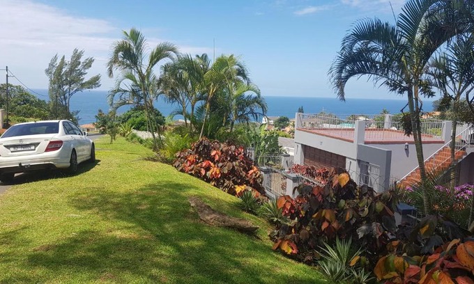 La Mercy Apartment | Beachfront Escape at SeA WaVes with Family-Friendly Amenities