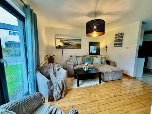 Youghal Villa | Cozy Sea View Retreat - 4-Star Comfort in Youghal's Heart