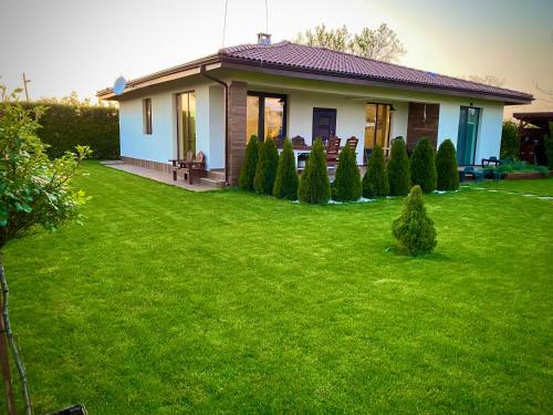 Ezerets House | Pet-Friendly Sea You Guest House with Pool & 10/10 Rating