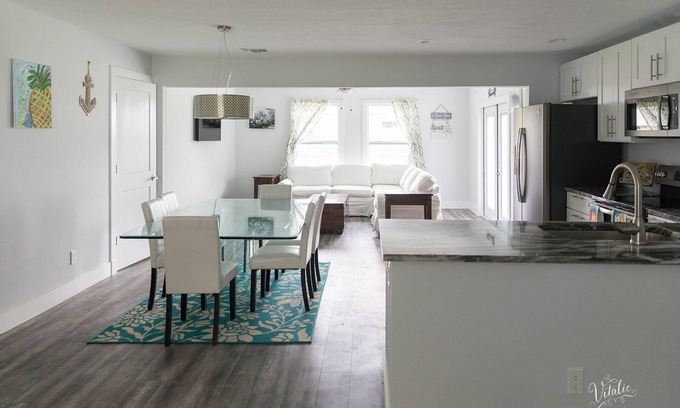 Sebastian Highlands House | SEAbastian Inn: A Perfect Getaway with Ocean View Pool