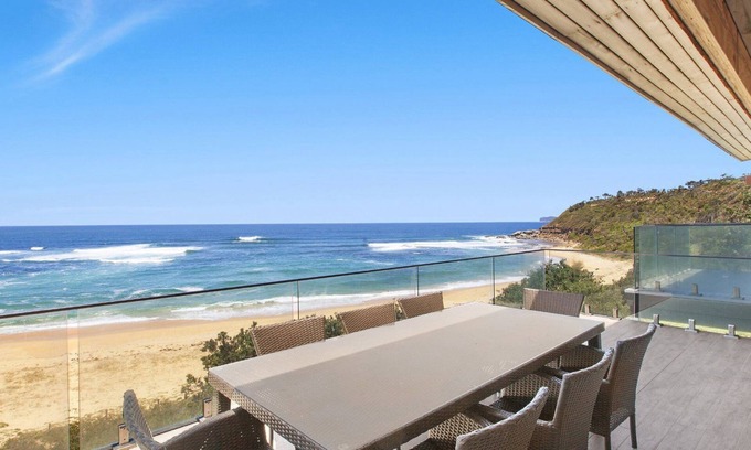 Forresters Beach House | Seaboard: Breathtaking Ocean Views & Family-Friendly Stay