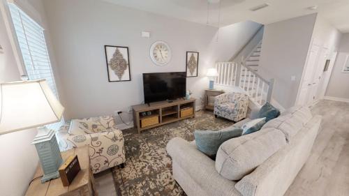 El Centro Beach House | Seabreeze 114: Family-Friendly Getaway by the Sea
