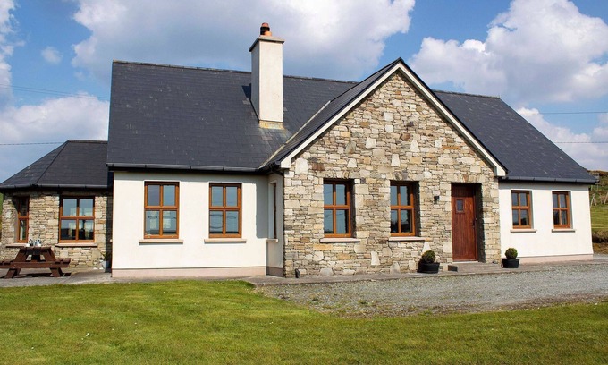 Claddaghduff House | Seabreeze Lodge, Emlagh