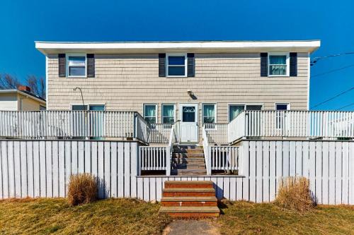 Scituate House | Pet-Friendly Seabreeze Serenity with Family Amenities