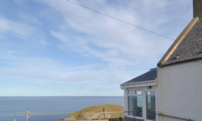 Buckie Cottage | Family-Friendly 3 Bedroom Retreat in Portknockie