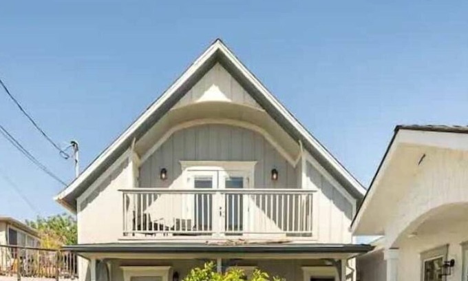 Seabright House | Seabright Beach House: 10/10 Rated with Spa & Breakfast